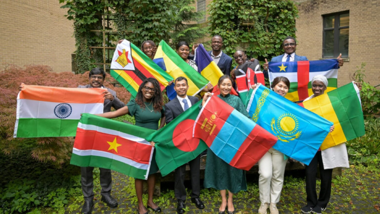 পেশাজীবীরা যুক্তরাষ্ট্রে উচ্চতর প্রশিক্ষণ গ্রহণ করতে চাইলে আবেদন করুন হিউবার্ট এইচ হামফ্রে ফেলোশিপে