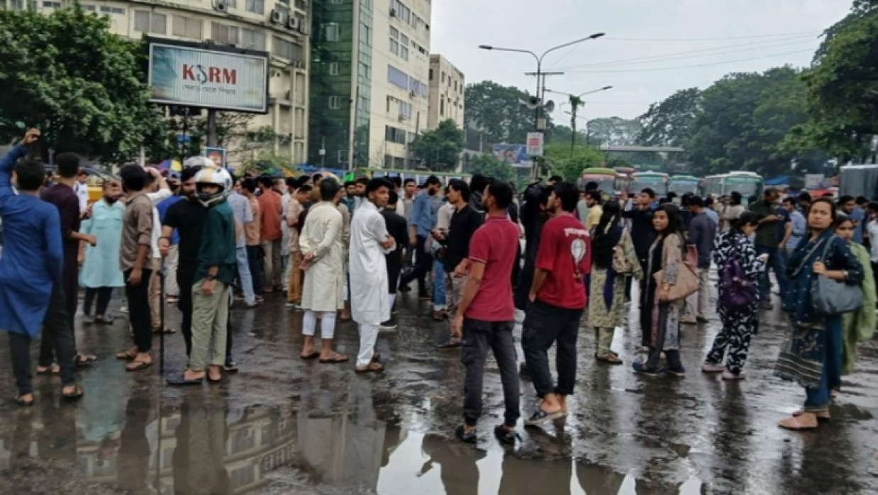 শাহবাগে ব্লকেড 