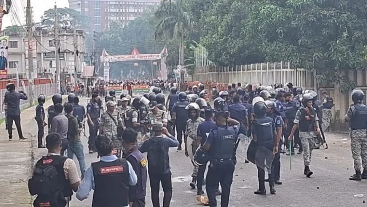গোপালগঞ্জে এনসিপির কর্মসূচিতে হামলা