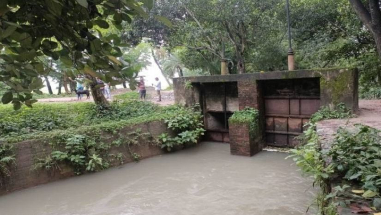 সচল হয়েছে মনোহরপুরের স্লুইসগেট