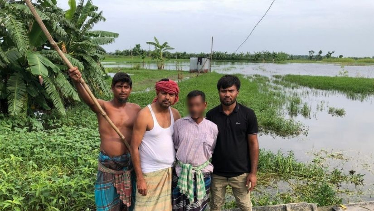 এসিড নিক্ষেপের ঘটনায় অভিযুক্ত জসীমকে গ্রেপ্তার করেন ছদ্মবেশ ধারণকারী পুলিশ সদস্যরা