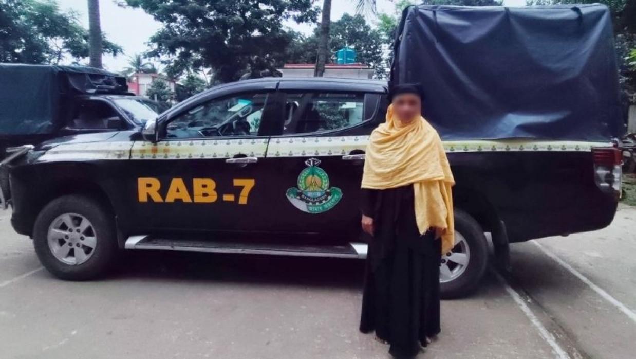 নারী মাদক ব্যবসায়ী