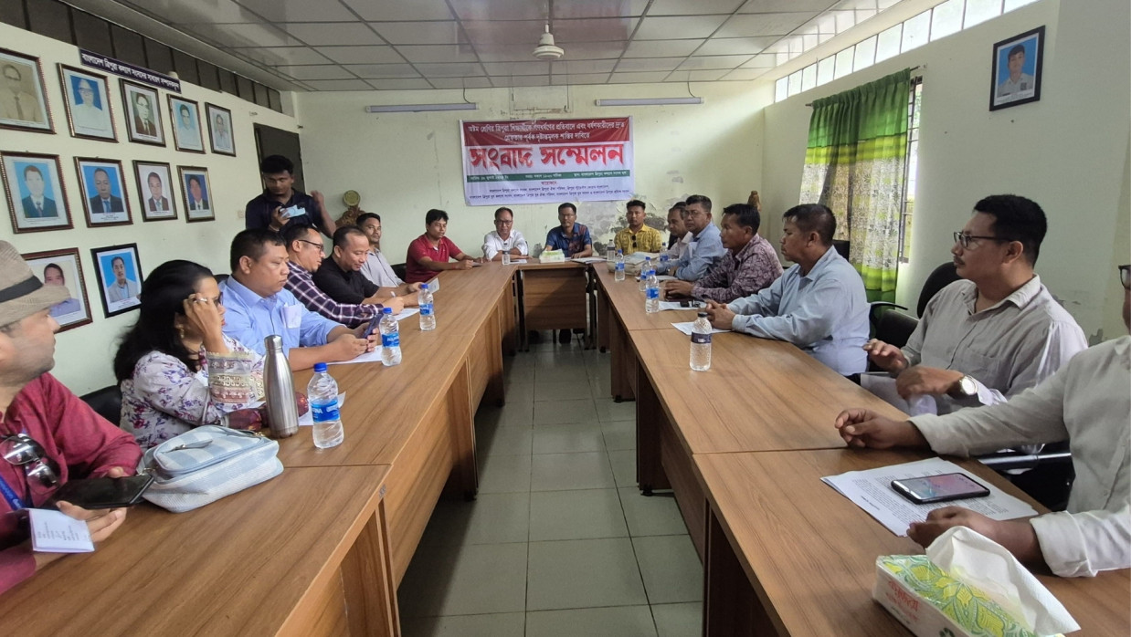 বাংলাদেশ ত্রিপুরা কল্যাণ সংসদের কেন্দ্রীয় কার্যালয়ে আয়োজিত সংবাদ সম্মেলনে