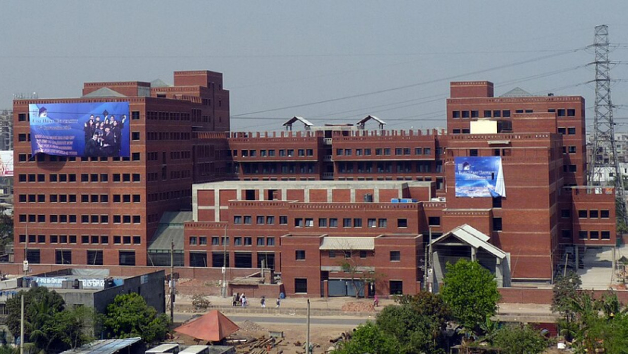 ৯ বিভাগে শিক্ষক নিয়োগে আবেদন চলছে ইস্টওয়েস্ট ইউনিভার্সিটিতে