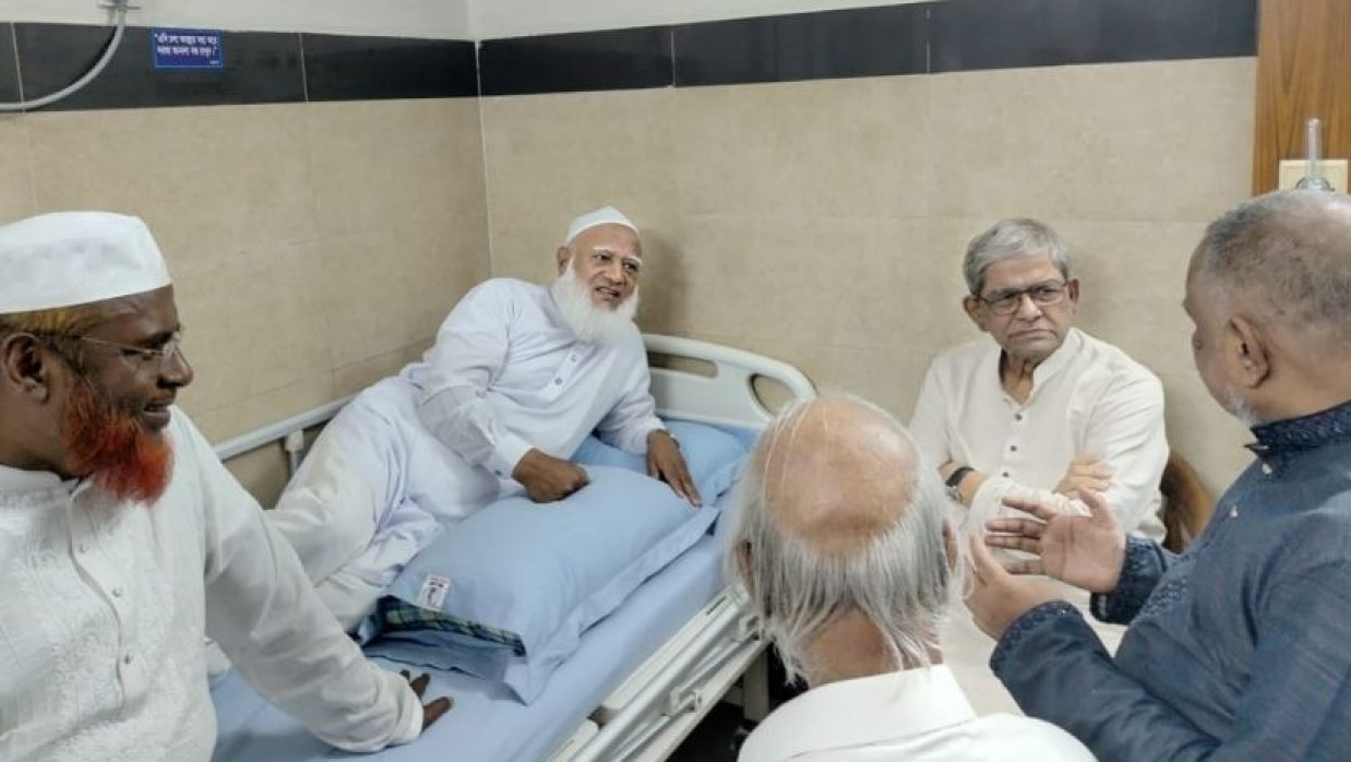 জামায়াত আমিরকে দেখতে হাসপাতালে বিএনপি নেতারা
