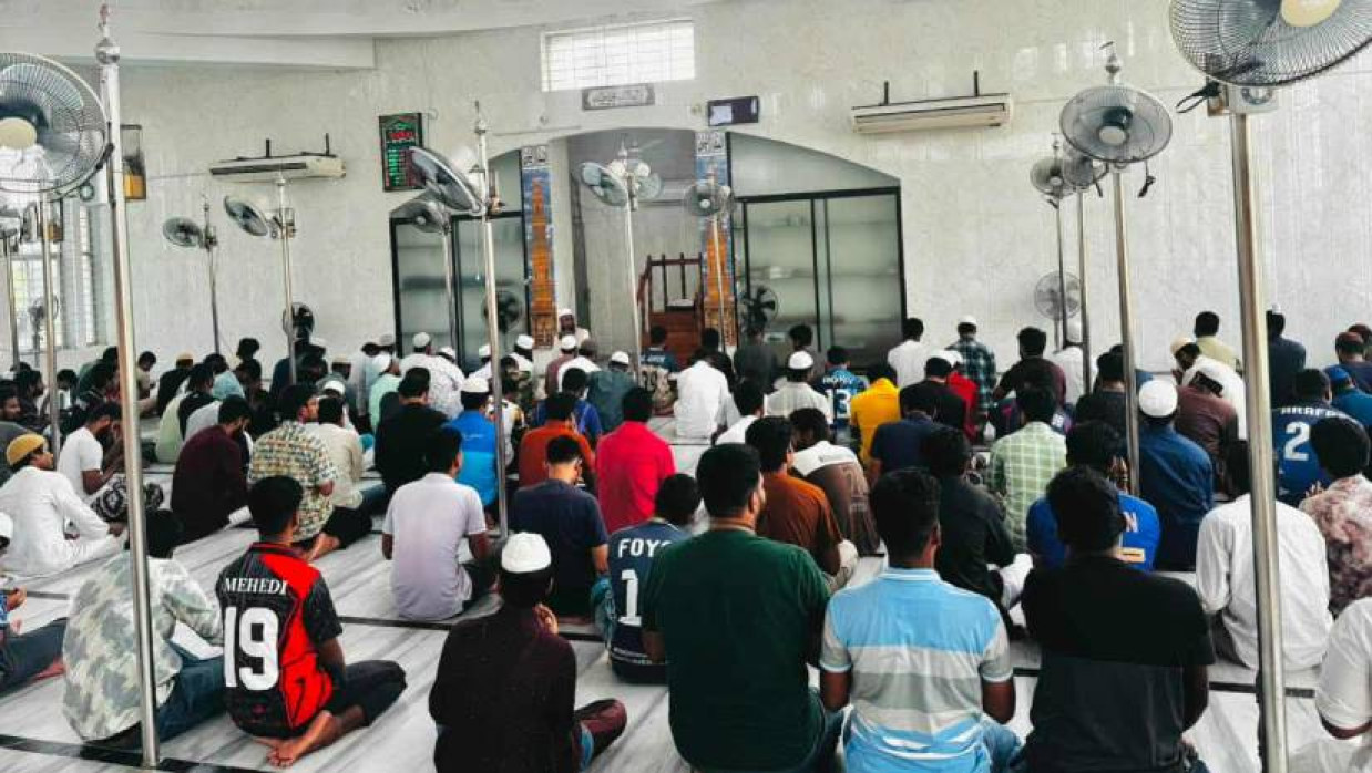 বিশ্ববিদ্যালয়ের কেন্দ্রীয় মসজিদে দোয়া ও মিলাদ মাহফিল অনুষ্ঠিত হয়