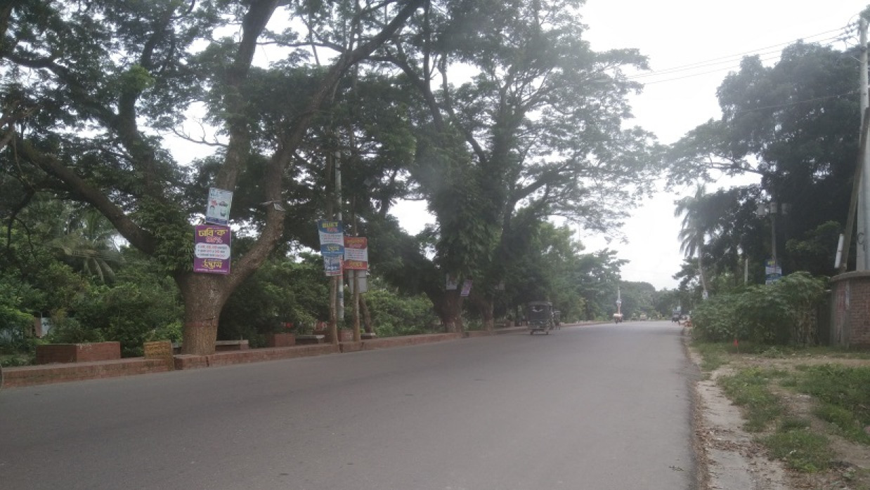 গোপালগঞ্জে কারফিউ শিথিল হলেও সড়কে যানবাহন ও মানুষের উপস্থিতি কম