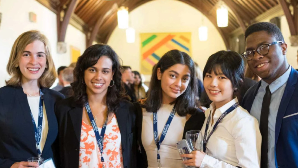 লেস্টার বি পিয়ারসন স্কলারশিপে কানাডায় স্নাতকে পড়াশোনা করতে চাইলে আবেদন করুন খুঁটিনাটি জেনেই