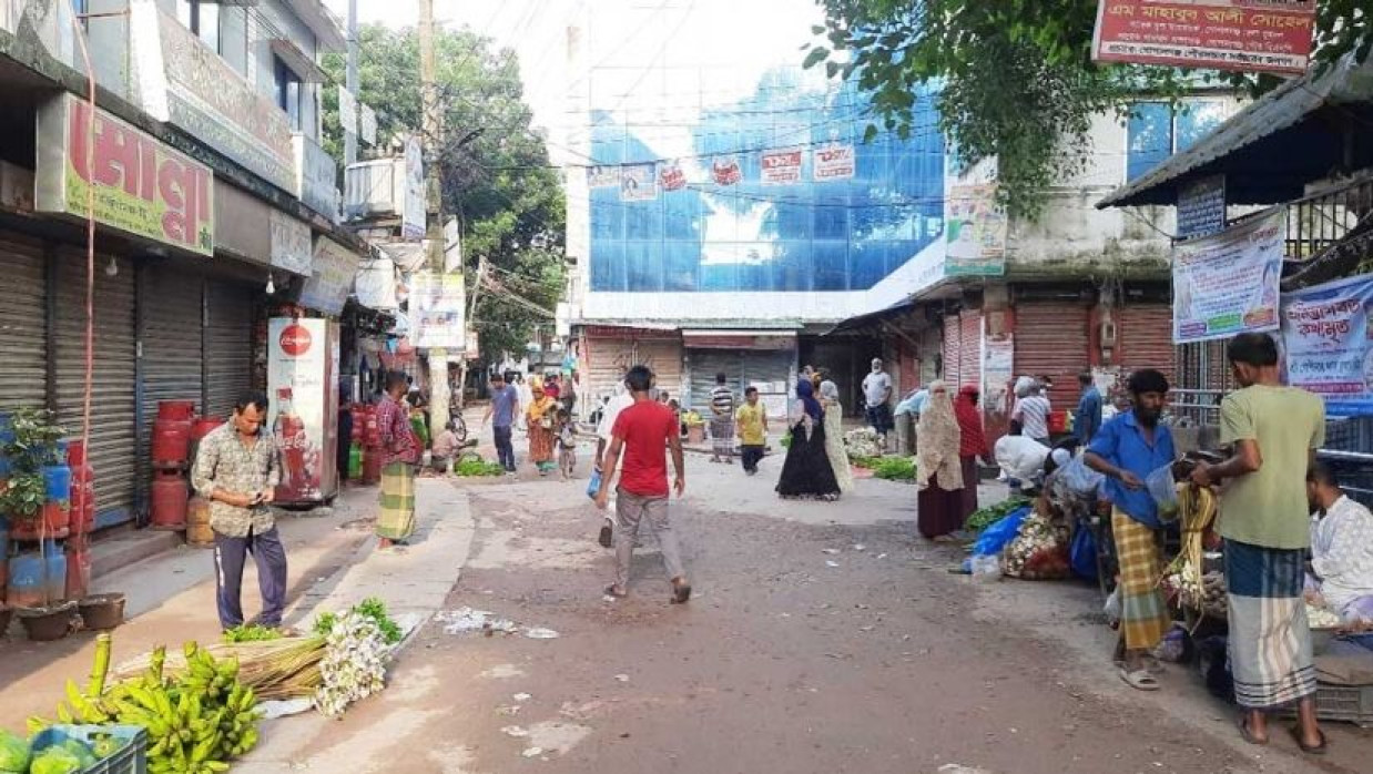 ধীরে স্বাভাবিক হচ্ছে গোপালগঞ্জের পরিস্থিতি