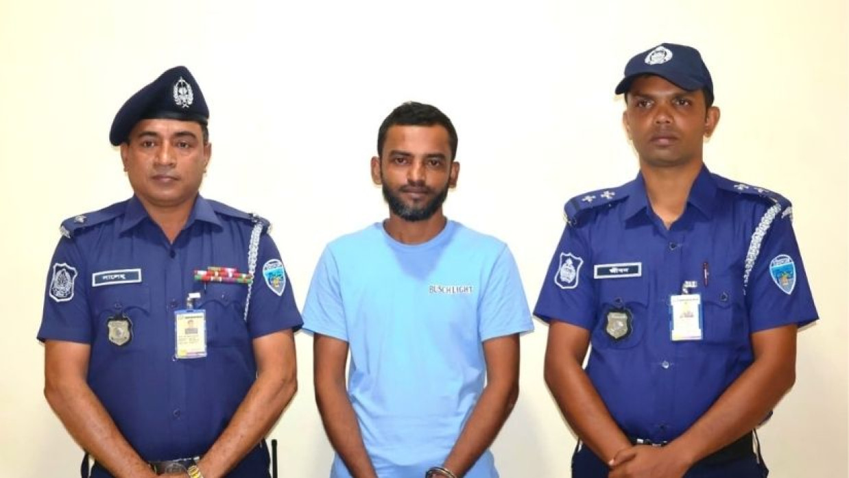 ঘুমন্ত স্ত্রীকে কুপিয়ে হত্যার দায়ে গ্রেপ্তার স্বামী জামাল গাজী