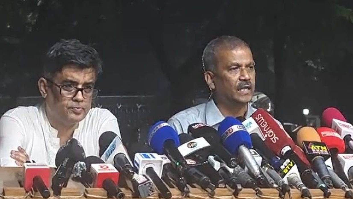 উপদেষ্টা আসিফ নজরুল