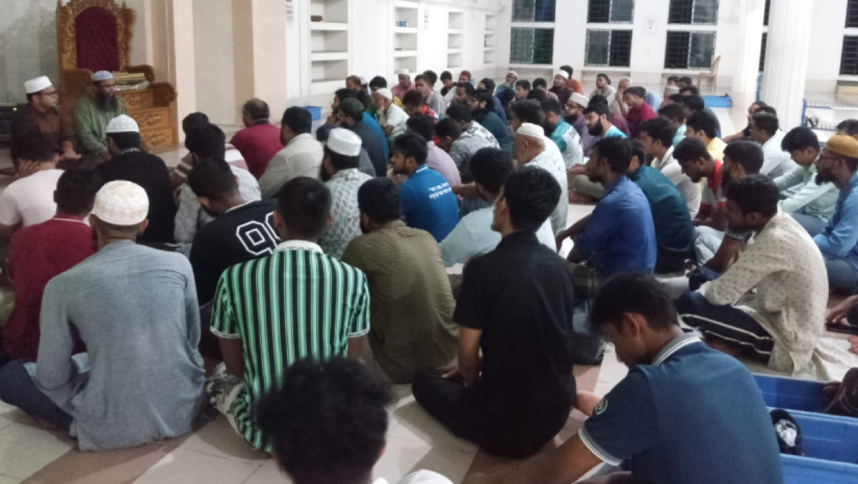 বিমান দুর্ঘটনায় নিহতদের স্মরণে জাবি শিবিরের দোয়া মাহফিল