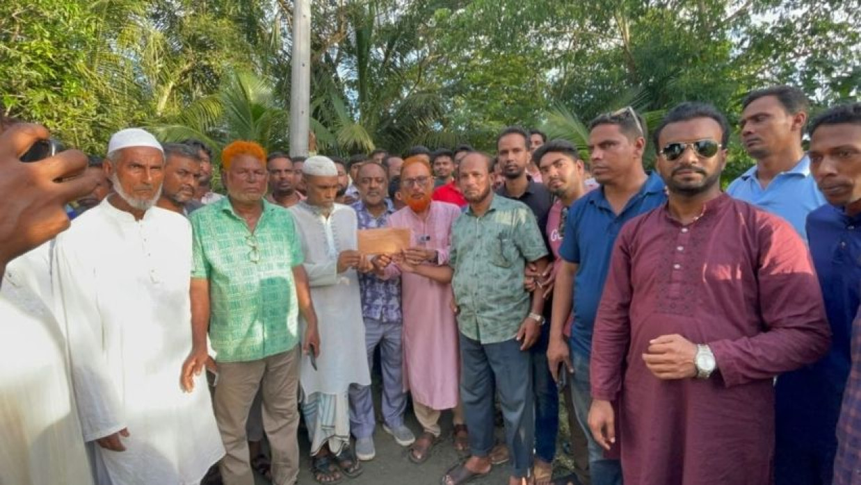 আর্থিক সহায়তা নিয়ে ছাত্রদল