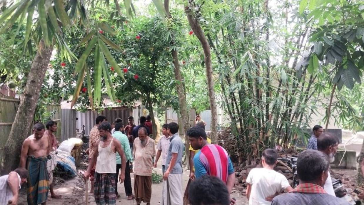  বিদ্যুৎস্পৃষ্টে  প্রাণ গেল মুয়াজ্জিনের