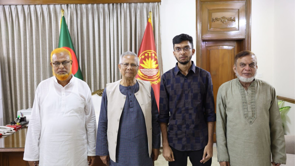 রাষ্ট্রীয় অতিথিভবন যমুনায় প্রধান উপদেষ্টার সঙ্গে