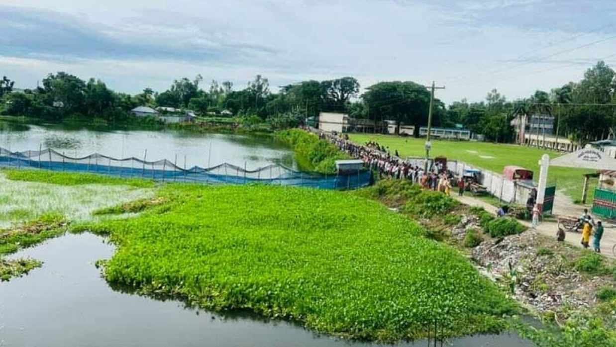 পুকুর থেকে মরদেহ উত্তোলন