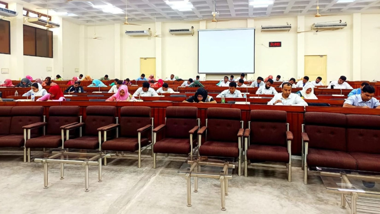 রাবিতে শিক্ষক নিয়োগ পরীক্ষা অনুষ্ঠিত