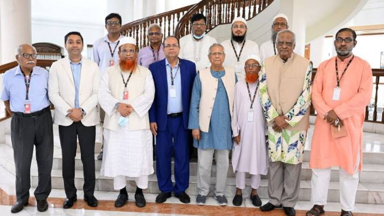 শনিবার যমুনায় প্রধান উপদেষ্টা ড. ইউনূস বিভিন্ন রাজনৈতিক দলের শীর্ষস্থানীয় নেতাদের সঙ্গে মতবিনিময় করেন