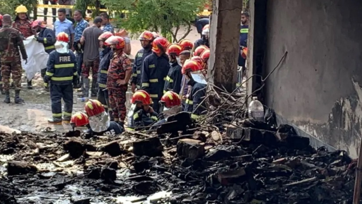 মাইলস্টোন স্কুল অ্যান্ড কলেজের বিমান দুর্ঘটনার পর উদ্ধার তৎপরতা