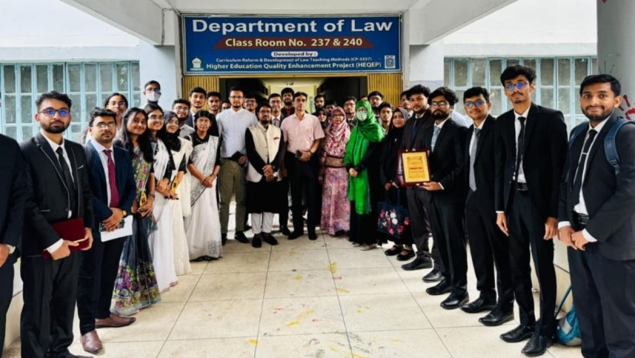 আন্তঃসেশন মুট কোর্ট