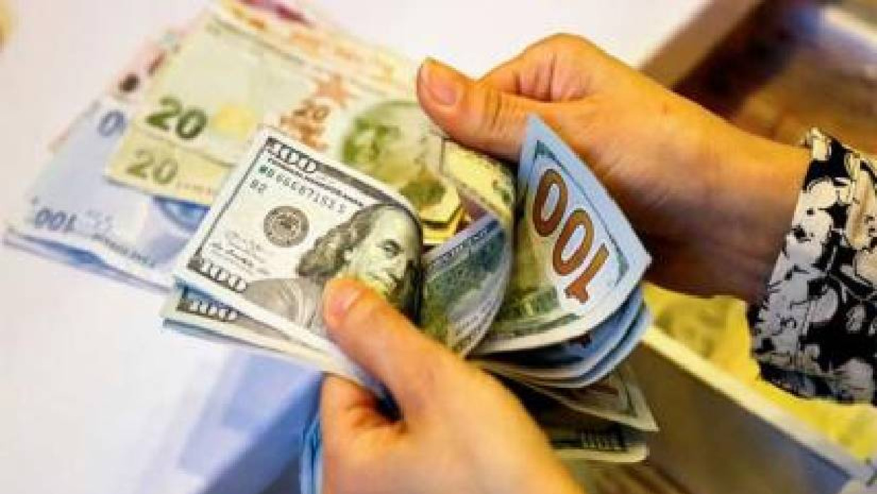 হুন্ডি কমছে, বাড়ছে বৈধ পথে রেমিট্যান্স