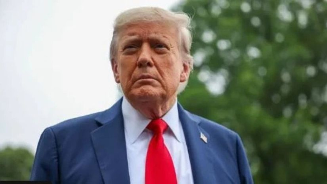 প্রেসিডেন্ট ডোনাল্ড ট্রাম্প