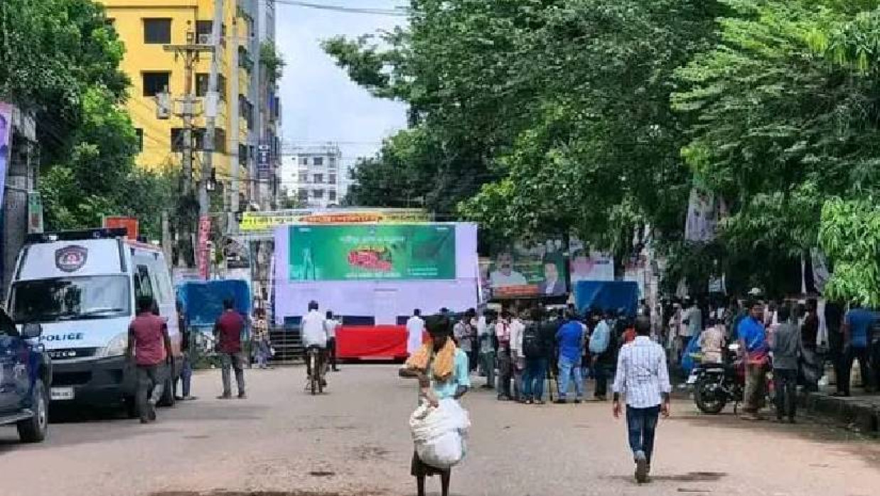 গাজীপুরে ব্যস্ততম সড়কে রাজনৈতিক সমাবেশ করে সমালোচনার মুখে পড়েছে জাতীয় নাগরিক পার্টি (এনসিপি)