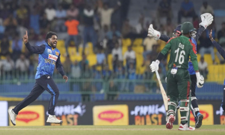 ৫ রানের ব্যবধানে ৭ উইকেট হারাল বাংলাদেশ