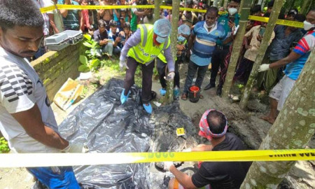 কবর থেকে তোলা হলো জুলাই গণঅভ্যুত্থানে শহীদ শাকিলের লাশ