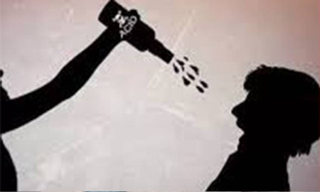 প্রেম প্রস্তাবে না, রাতের অন্ধকারে জানালা দিয়ে ছুড়া এসিডে দগ্ধ ৩