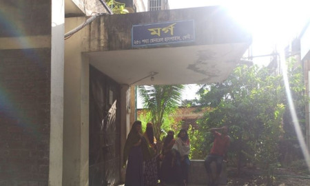 ডামট্রাকের চাপায় পল্লী বিদ্যুৎতের শ্রমিক নিহত, আহত ১