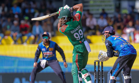 আড়াই শ'র আগে থামল বাংলাদেশ