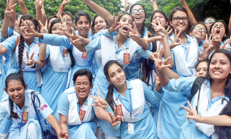পরীক্ষার্থীদের উল্লাস