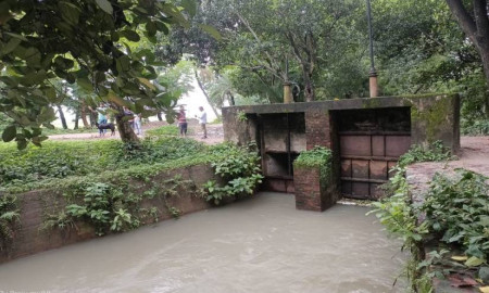 এক যুগ ধরে বন্ধ মনোহরপুর স্লুইসগেট, ২০ গ্রামে জলাবদ্ধতা
