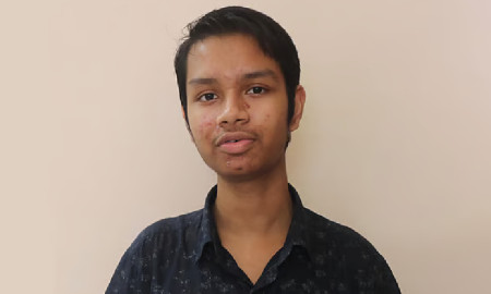 এসএসসিতে ১৩০০ থেকে ১২৮৫ নম্বর পেলেন নিবিড়, জানুন তার সাফল্যের গল্প
