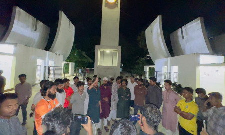 পাথর মেরে ব্যবসায়ীকে হত্যার প্রতিবাদে কুবিতে বিক্ষোভ