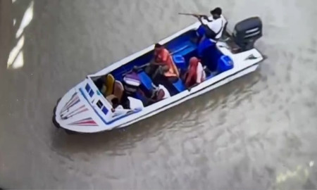 বালুমহাল দখল নিতে স্পিডবোটে এসে গুলিবর্ষণ, রাখাল গুলিবিদ্ধ