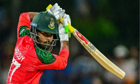 হৃদয়ের পর ফিরলেন মিরাজও, বিপদে বাংলাদেশ