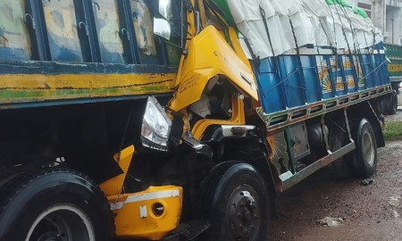 নিয়ন্ত্রণ হারিয়ে দুই ট্রাকের সংঘর্ষ: নিহত ২ 