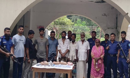 ফরিদপুরে পুলিশ ও সেনাবাহিনীর যৌথ অভিযানে গ্রেপ্তার ২৫