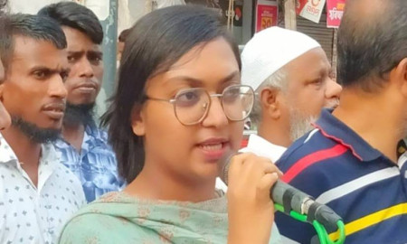 বিয়ের মেহেদী হাতেই প্ল্যাকার্ড ধরেছি, টিয়ার শেল খেয়েছি : লামিয়া ইসলাম