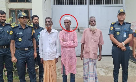  ৩০ বছর পর কারাগার থেকে মুক্তি পেয়েছেন কানু মিয়া (লাল বৃত্তে)