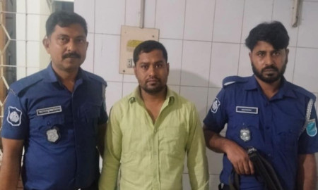 সাভারের শীর্ষ সন্ত্রাসী ও যুবলীগ নেতা মুরগি হেলাল গ্রেপ্তার 