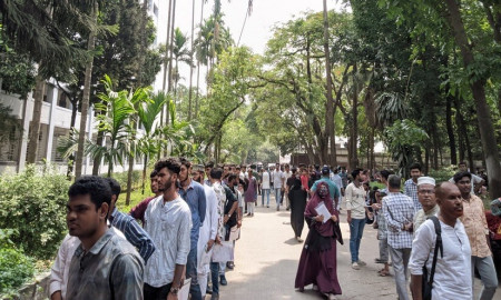 গুচ্ছের ভর্তি পরীক্ষায় অংশগ্রহণকারী শিক্ষার্থী