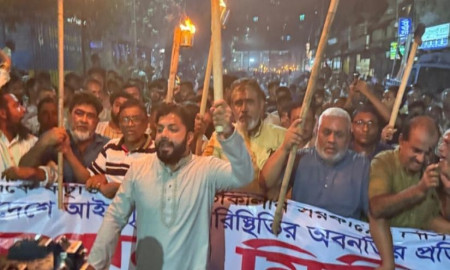 তারেক রহমানকে নিয়ে কটূক্তির প্রতিবাদে রাজধানীতে মশাল মিছিল