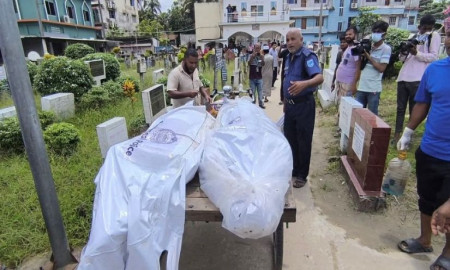 গোপালগঞ্জে আদালতের নির্দেশে কবর থেকে তিনজনের মরদেহ উত্তোলন