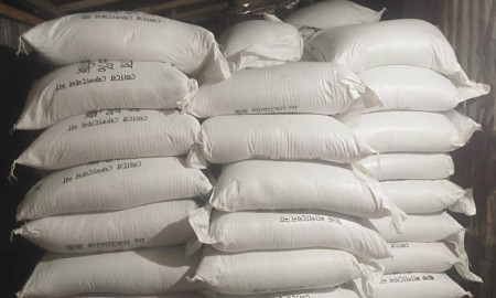 গাইবান্ধায় ব্যবসায়ীর ঘর থেকে ১৩৩ বস্তা টিএসপি সার উদ্ধার