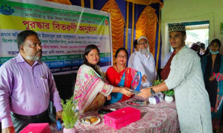 নেত্রকোনায় ৫৫ মেধাবী শিক্ষার্থীকে ‘এসইডিপি’র পুরস্কার বিতরণ