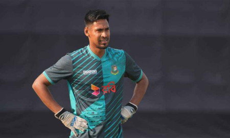 দুঃসংবাদ পেলেন মোস্তাফিজ