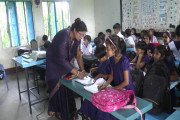 শ্রেণিকক্ষে শিক্ষক